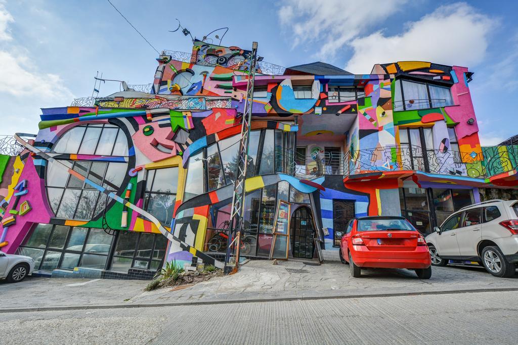 Hotel Sebarozvoja - Pobytova Galeria Pre Sebarozvoj Bratislava Exterior foto