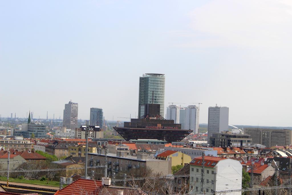 Hotel Sebarozvoja - Pobytova Galeria Pre Sebarozvoj Bratislava Exterior foto